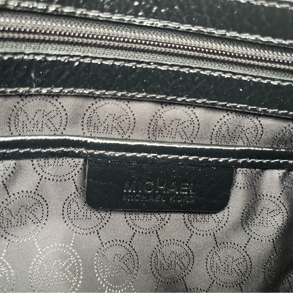 MICHAEL Michael Kors Vintage Patent Leather w/Gold Studs Handbag Mint Condition! - Picture 8 of 8